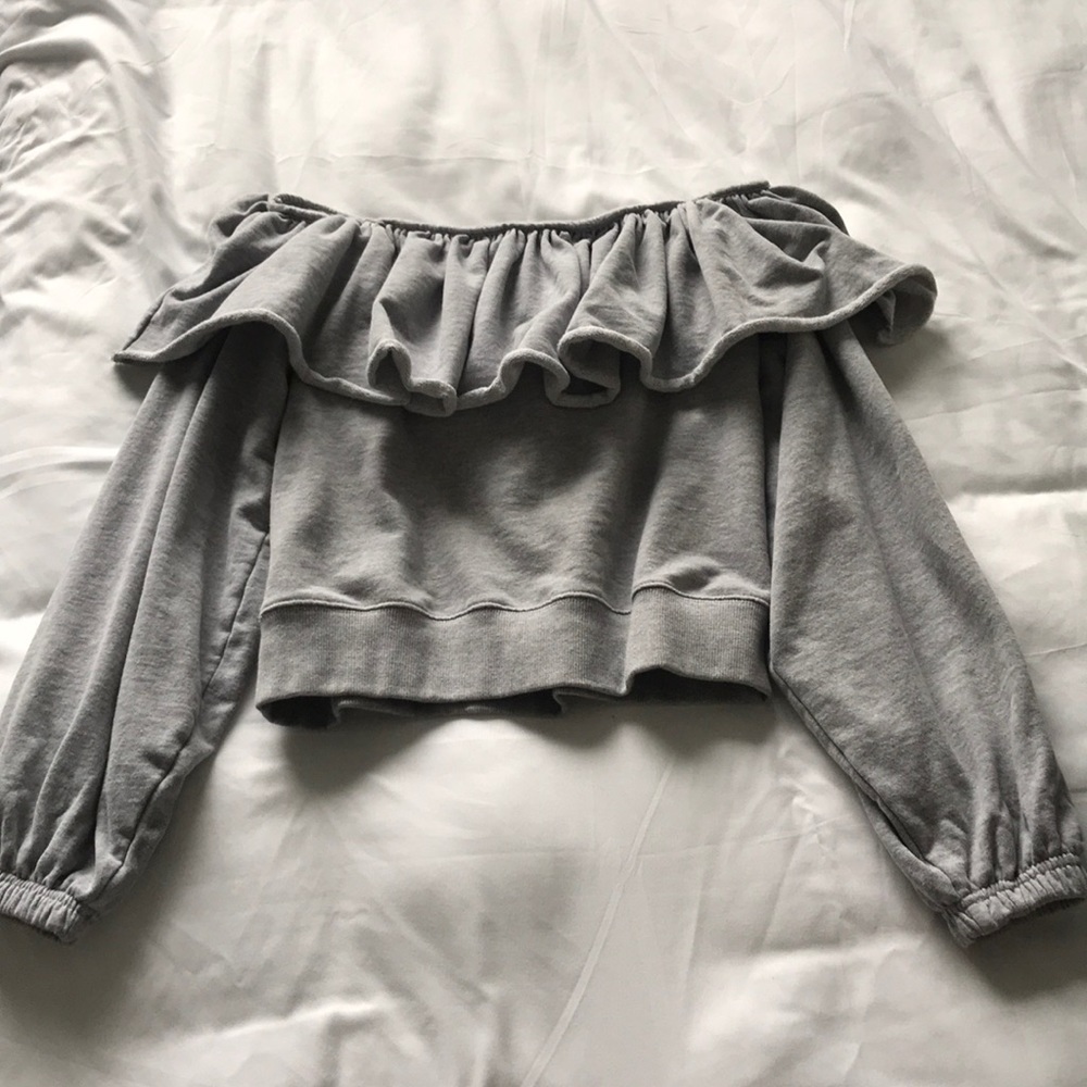 Off the shoulder top/sweatshirt